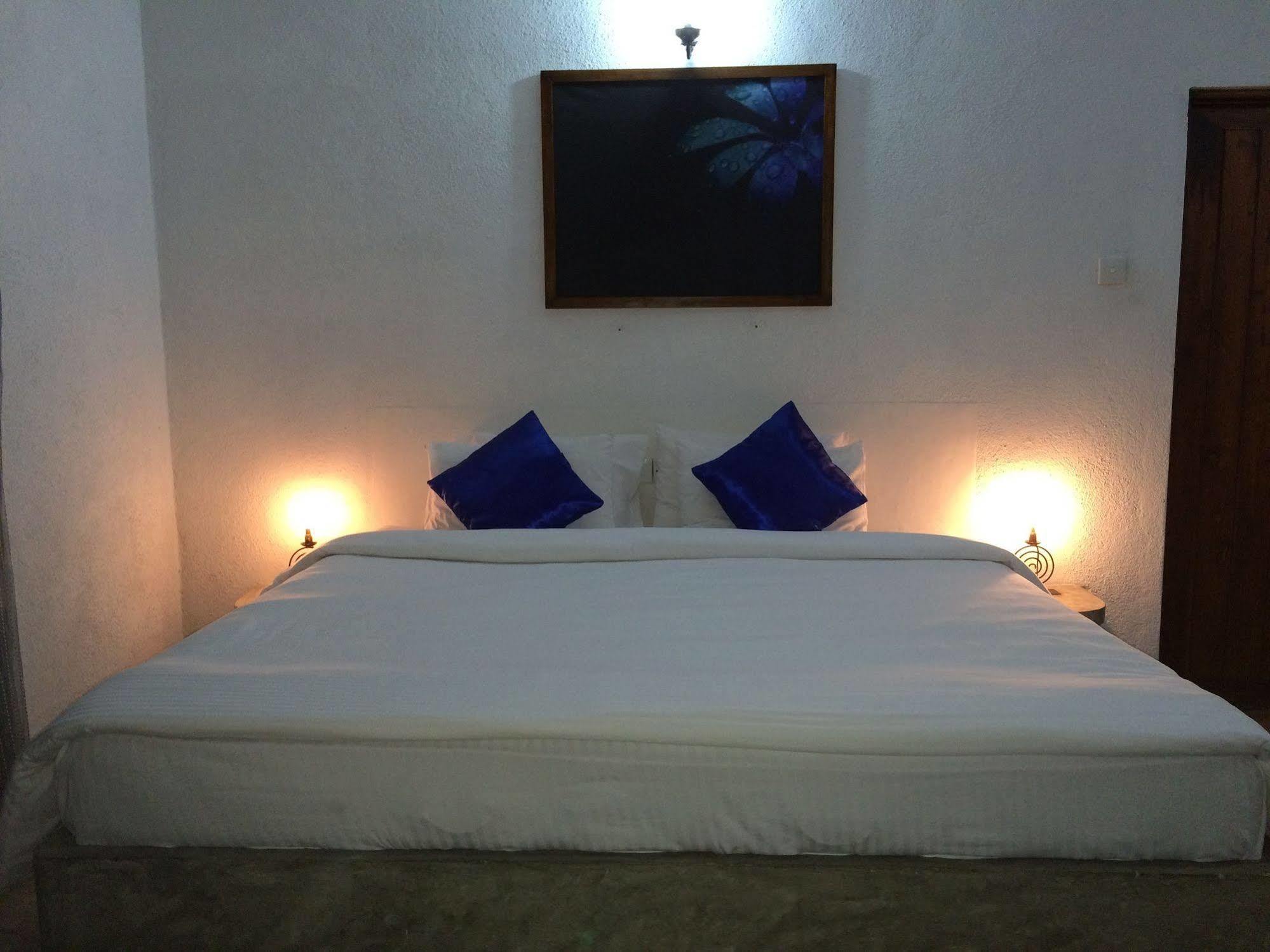 Club Lespri Hotel Palle Deltota Екстериор снимка